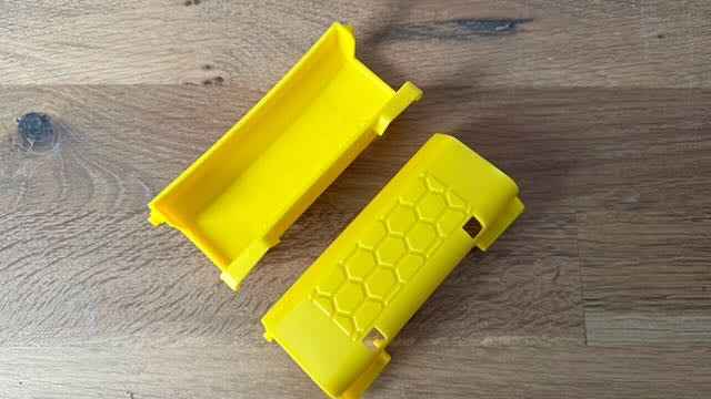 Ersatzgriffe für den Trog und den Krui